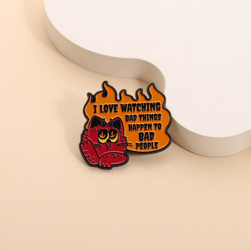 Evil Cat Enamel Pins Watching  – Zoe Jewelry Watches Bewertung und Preis