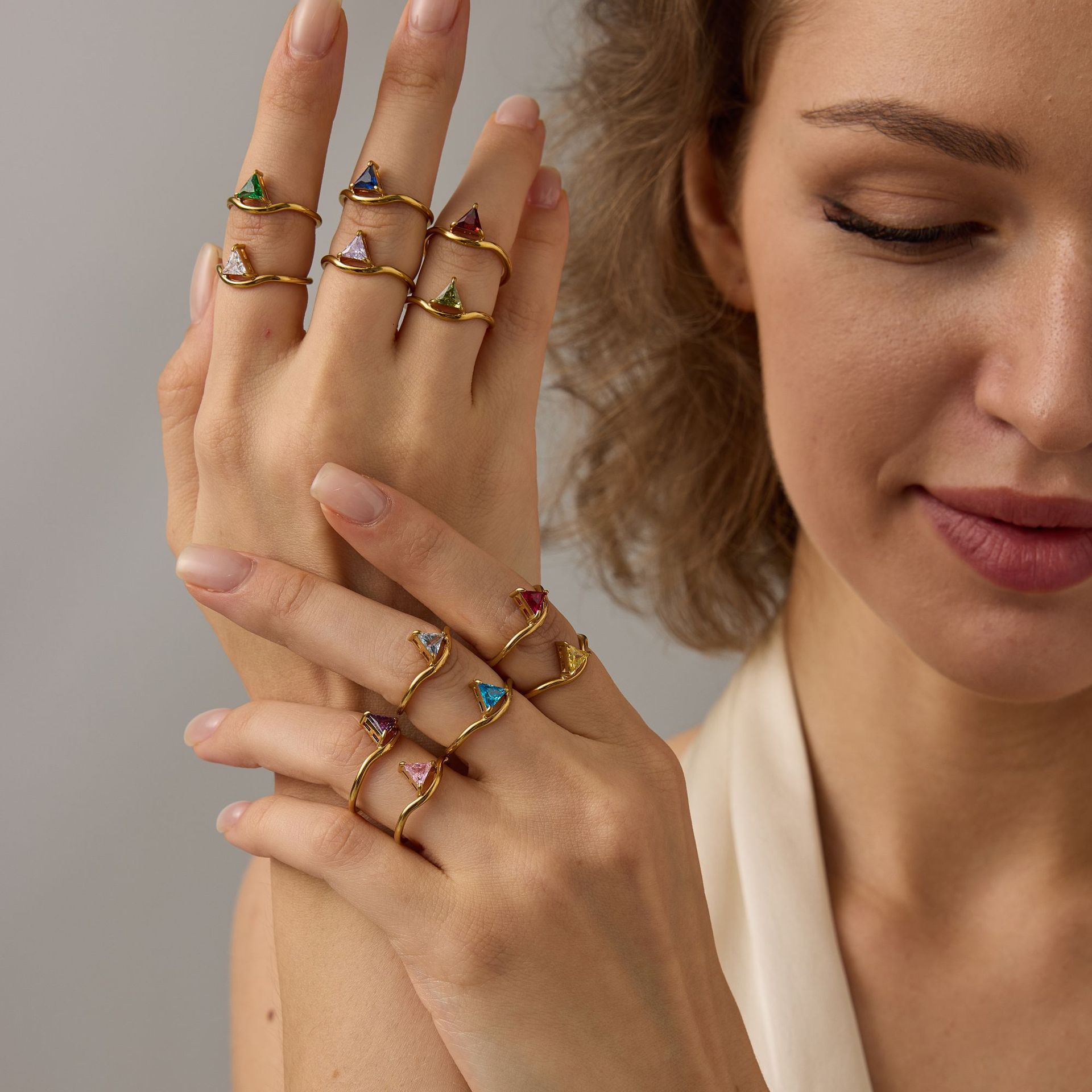 Minimalist 18K Gold Plated Tri – Birthstone Ring Set Bewertung und Preis