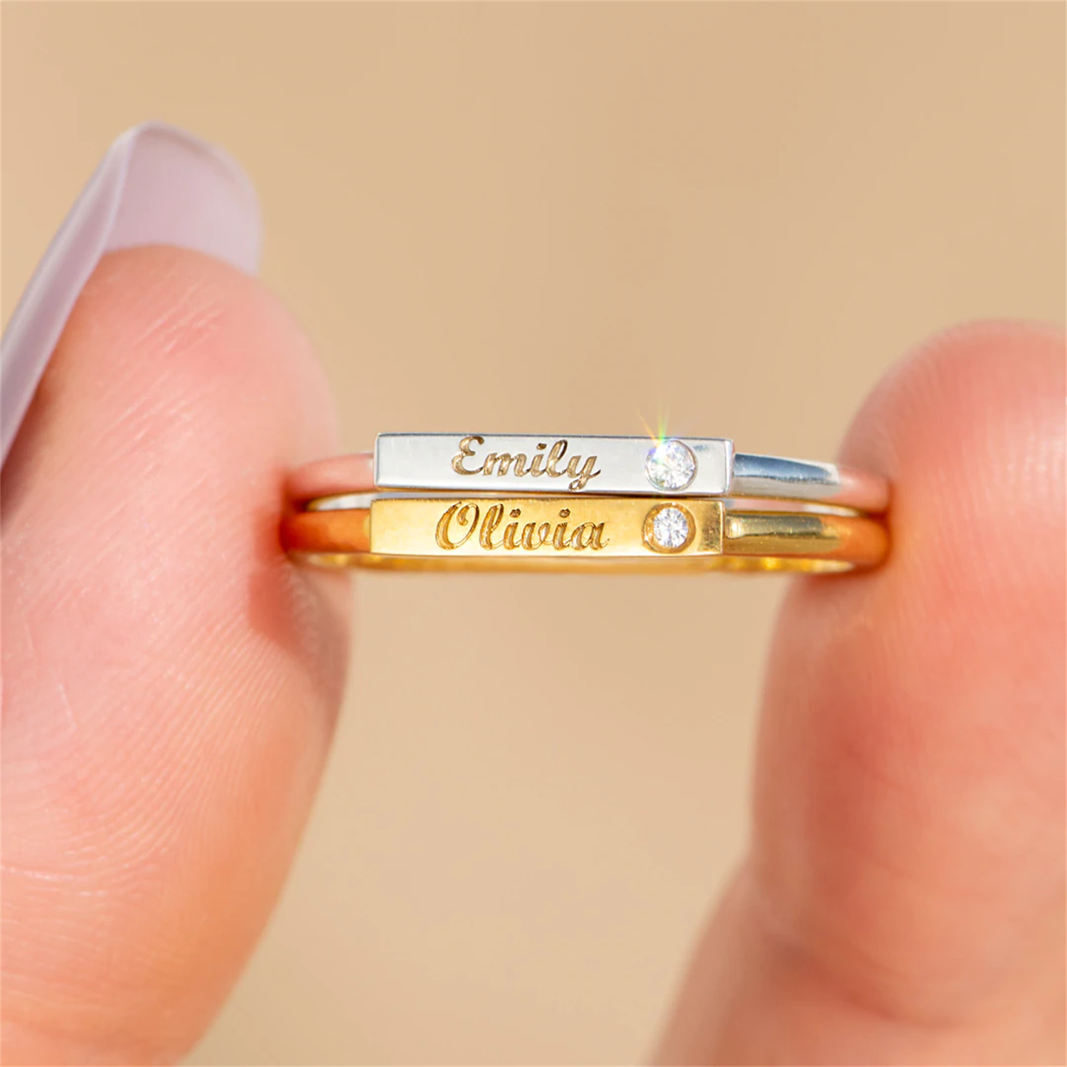 PERSONALIZED ENGRAVED MINIMALI – Birthstone Ring Set Bewertung und Preis