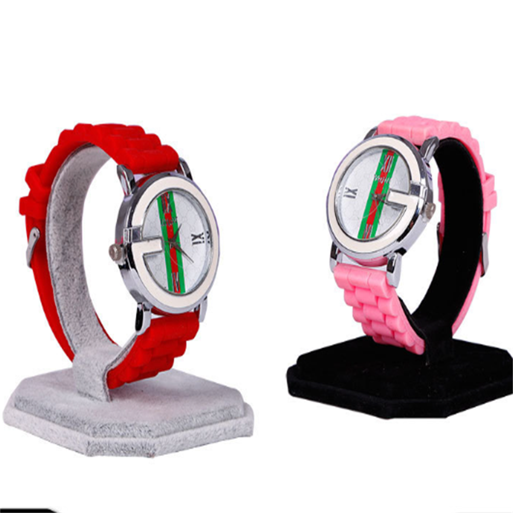 C-Shaped Watch Display Elegant – Jewelry And Watches Exhibition Bewertung und Preis